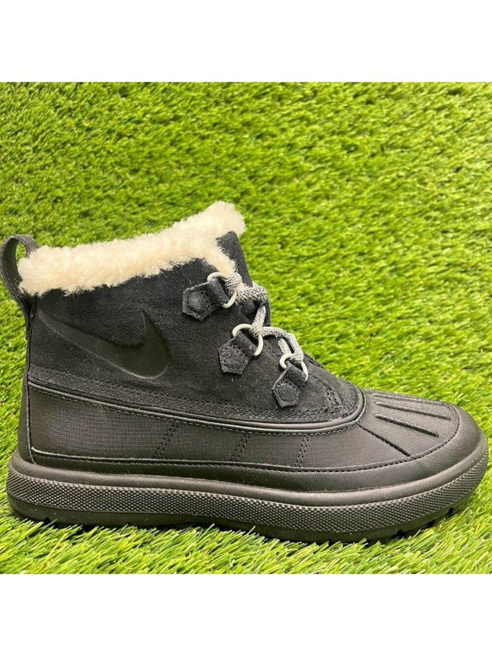 Nike Woodside Chukka 2 Womens Size 6.5 Black Outdoor Lace Up Ankle Snow Boots